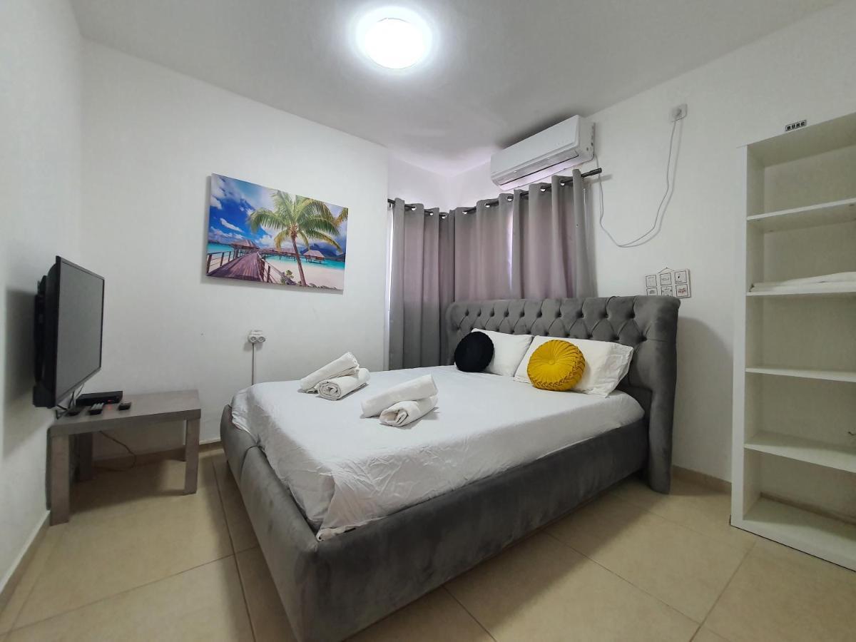 Barak Royal Suites 20 Garden Jacuzzi - ג'קוזי בחצר Ejlat Exteriér fotografie