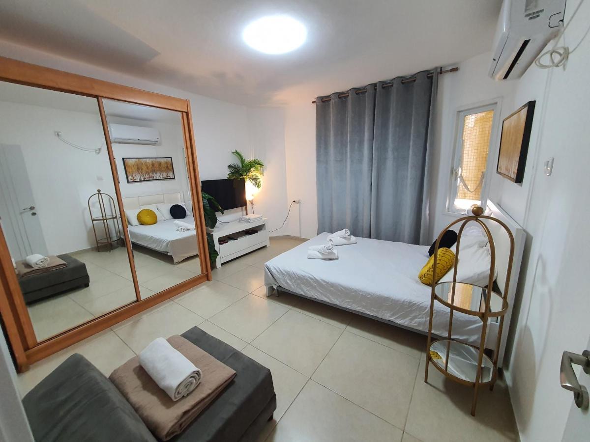 Barak Royal Suites 20 Garden Jacuzzi - ג'קוזי בחצר Ejlat Exteriér fotografie