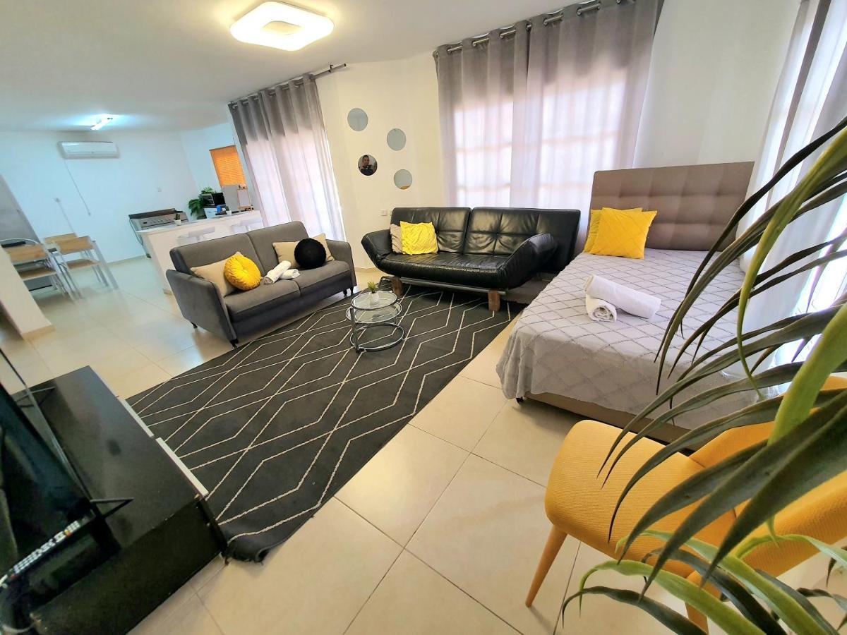 Barak Royal Suites 20 Garden Jacuzzi - ג'קוזי בחצר Ejlat Exteriér fotografie