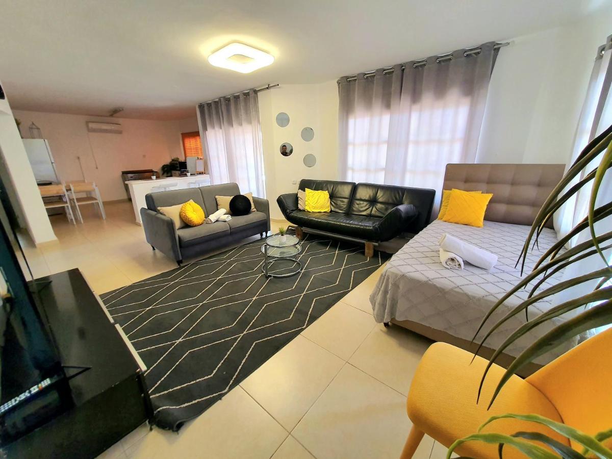 Barak Royal Suites 20 Garden Jacuzzi - ג'קוזי בחצר Ejlat Exteriér fotografie
