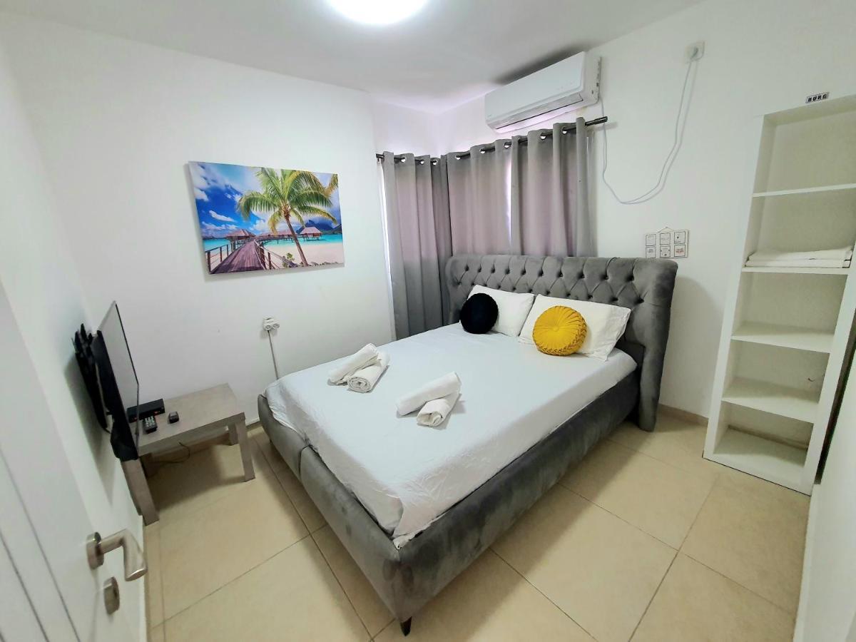 Barak Royal Suites 20 Garden Jacuzzi - ג'קוזי בחצר Ejlat Exteriér fotografie